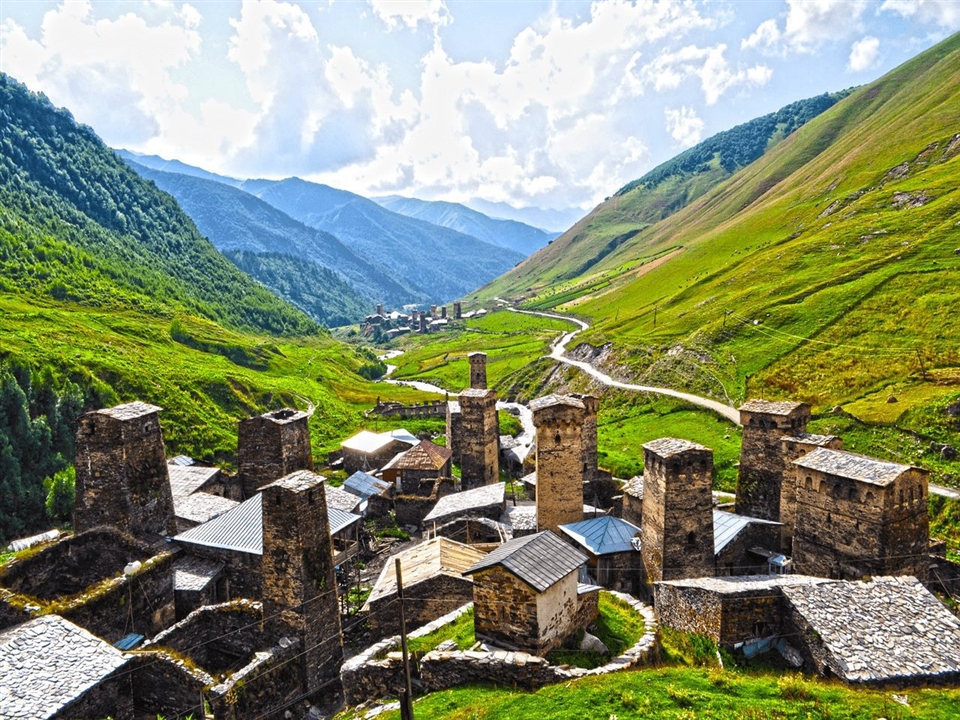 BATIDAN DOĞUYA GÜRCİSTAN